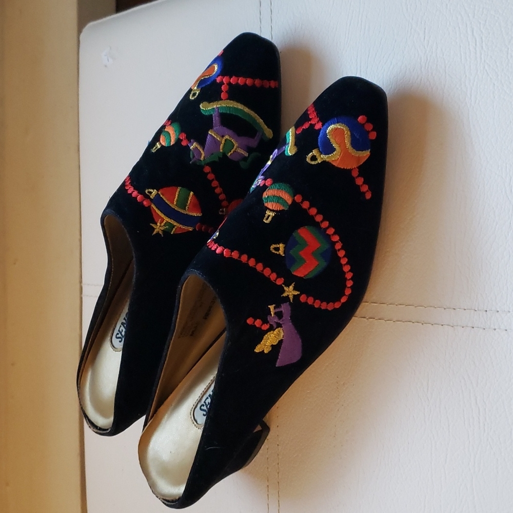 Vintage 90's Sensations Velvet Christmas shoes sz 8